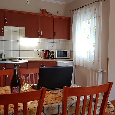 Apartment Laci *